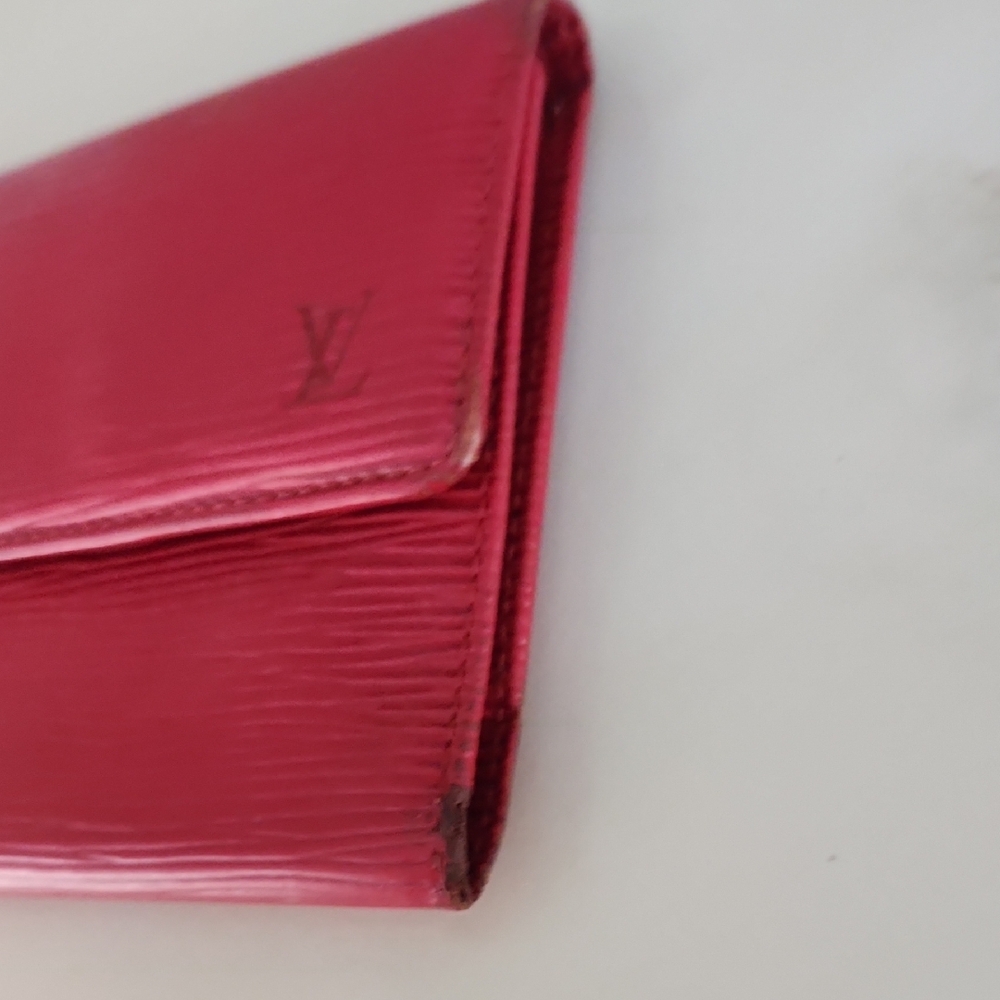 LV Long Wallet. Beautiful Red Louis Vuitton Wallet - Picture 13 of 16